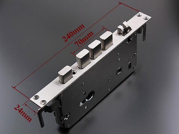 白云區(qū)配汽車鑰匙（快速上門開鎖）